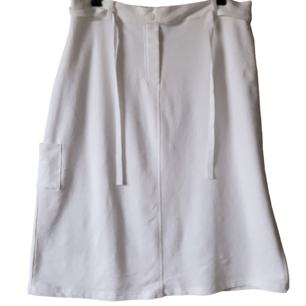 SPORT SAVVY white knit skirt with tie string belt size medium